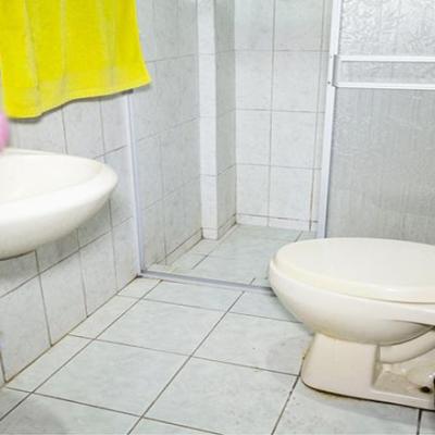 VENTA DE CASA DE 3 PISOS EN LA URB. LA PRIMAVERA